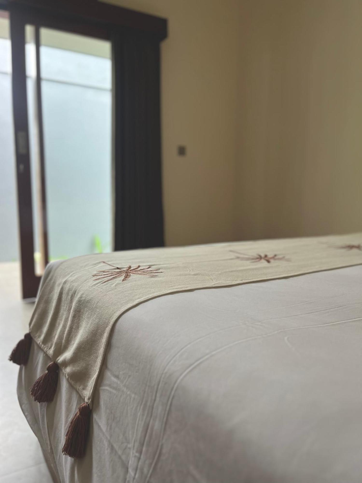 Tropical Almond Villa Улувату Екстер'єр фото