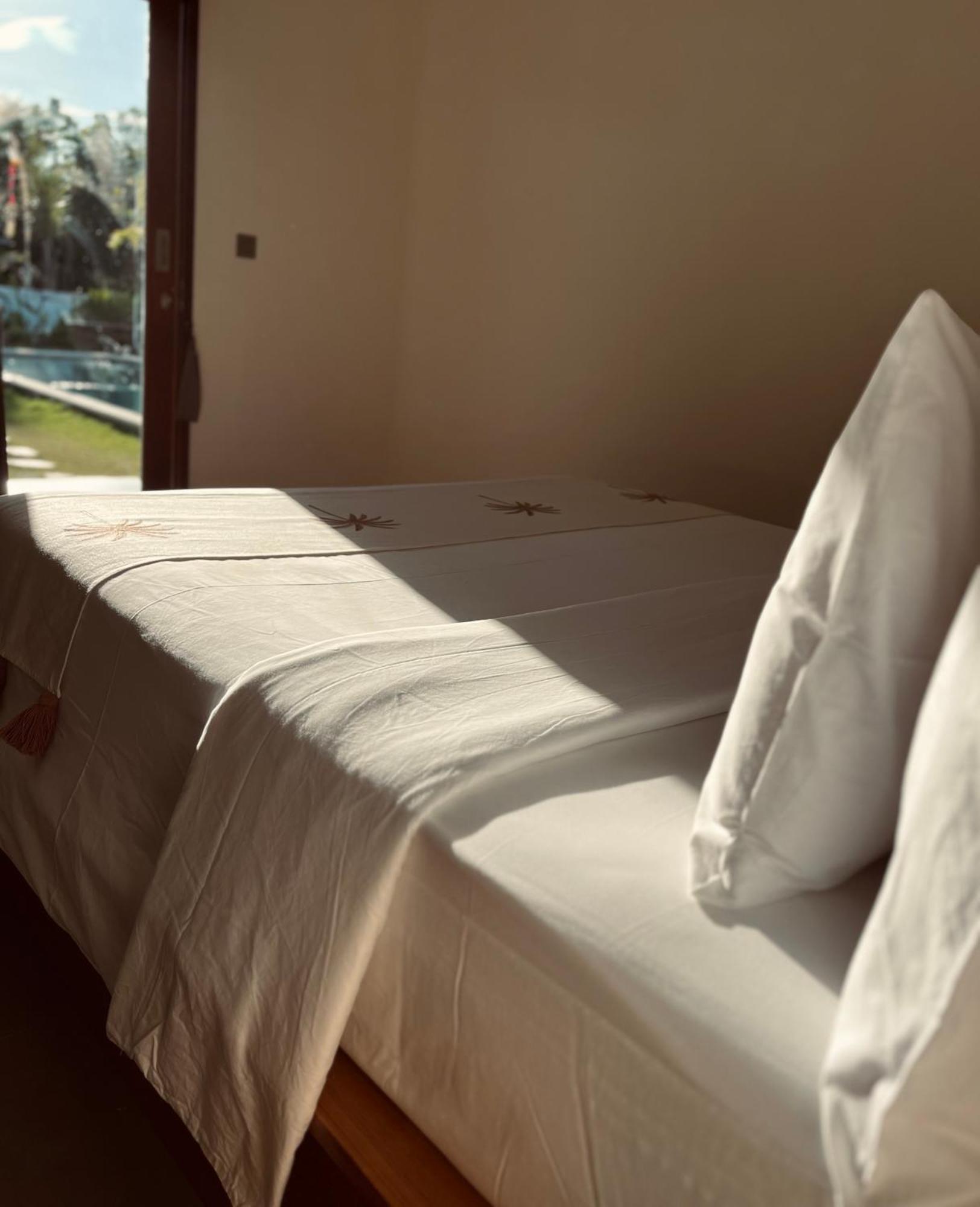 Tropical Almond Villa Улувату Екстер'єр фото