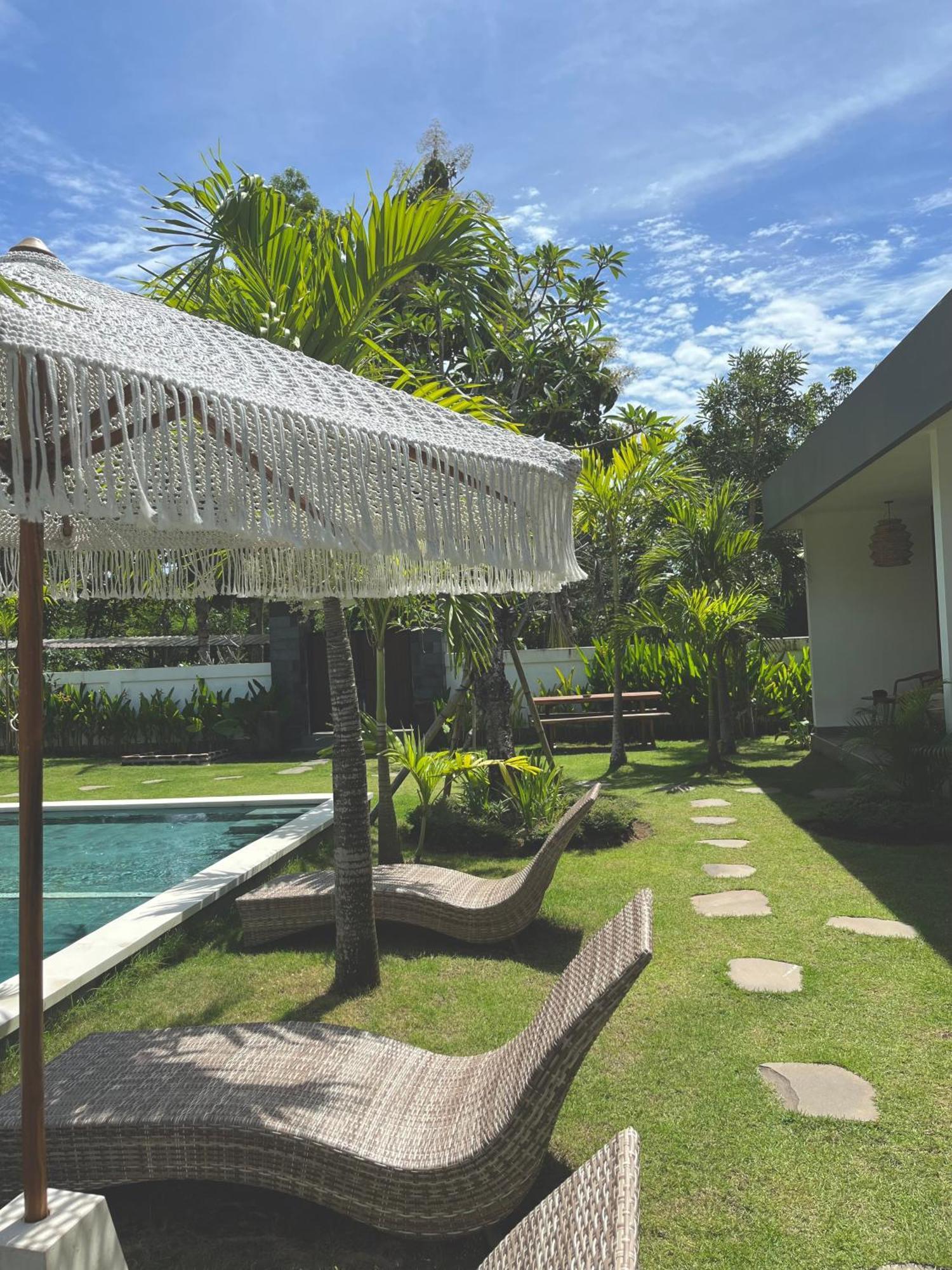 Tropical Almond Villa Улувату Екстер'єр фото